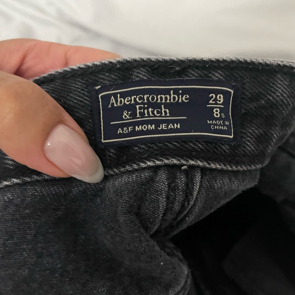 Abercrombie mom jeans - size 8s - Picture 4 of 5